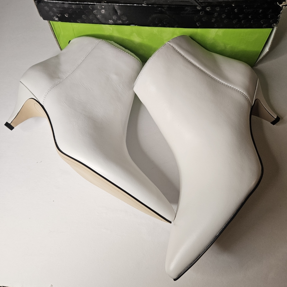 Sam Edelman White Leather Pointed-Toe Ankle Boots - Picture 2 of 4